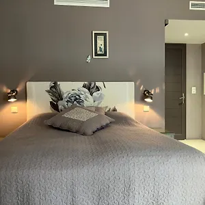  Bed & Breakfast L' Oustau Blanc Frankrijk