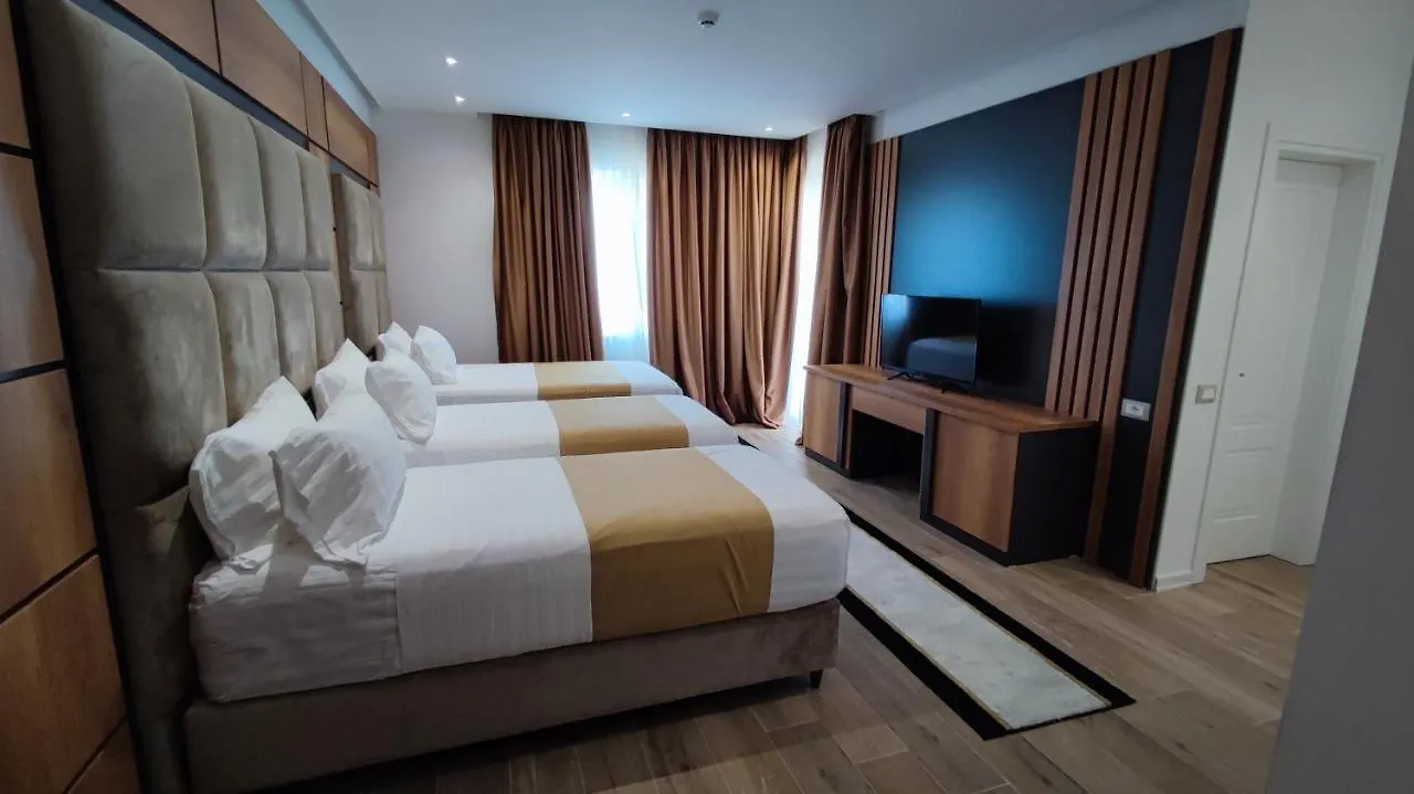 Hotell Hilal Palace - Halal Golem  Albanien